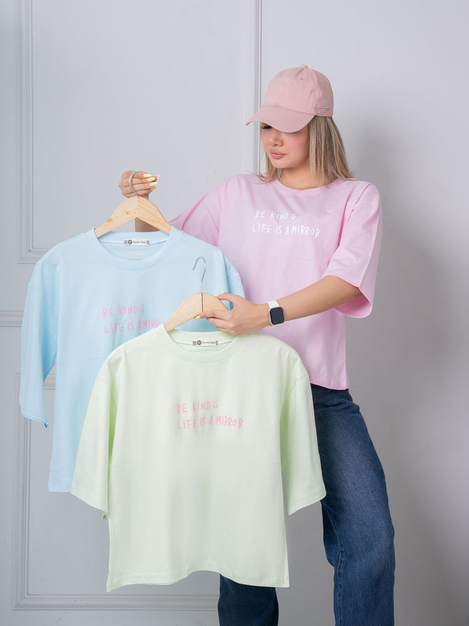 تیشرت کراپ باکسی be kind صورتی