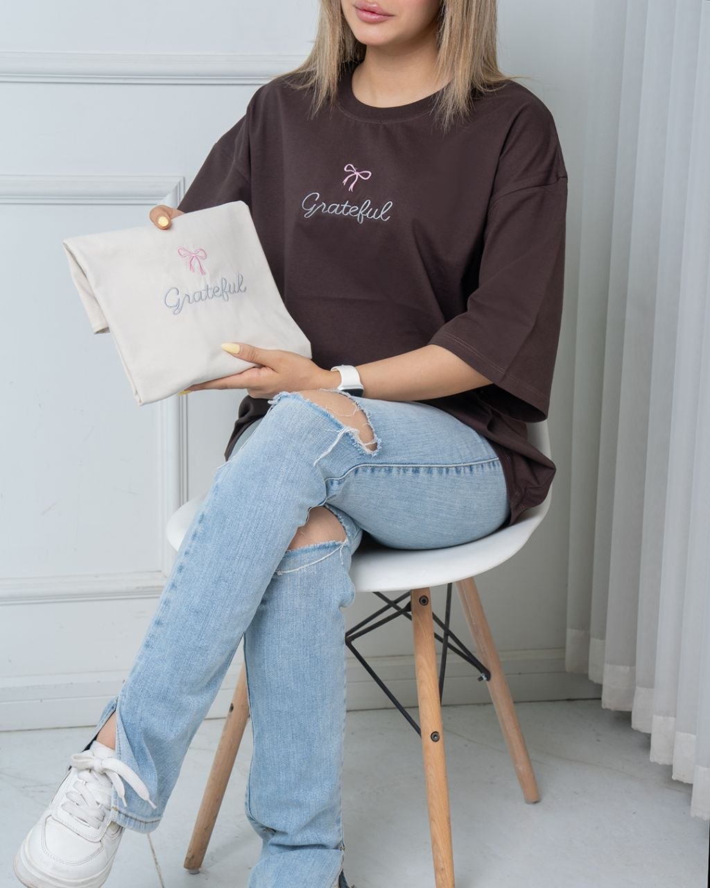 تیشرت باکسی گلدوزی پاپیون قهوه ای